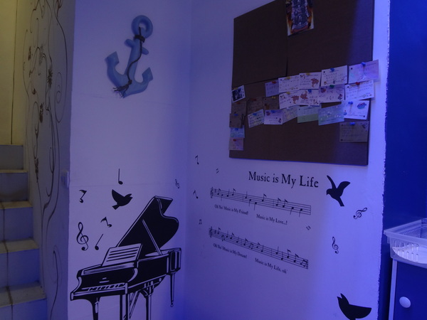 藍色地圖咖啡館：1021001[官本金文愛台灣]第三雷空有地中海風格的藍色地圖咖啡館Bule Map餐點須再加強