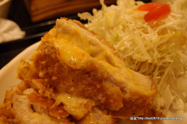 千衛和風食堂(中科店):【台中西屯】千衛和風食堂(中科店)-起司豬排瘋狂牽絲,起司愛好者的最愛!