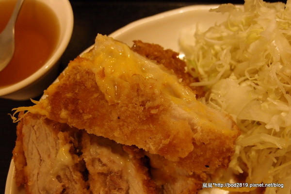 千衛和風食堂(中科店):【台中西屯】千衛和風食堂(中科店)-起司豬排瘋狂牽絲,起司愛好者的最愛!