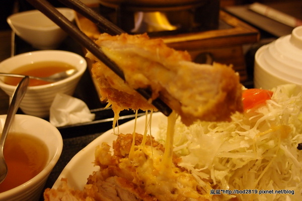 千衛和風食堂(中科店):【台中西屯】千衛和風食堂(中科店)-起司豬排瘋狂牽絲,起司愛好者的最愛!
