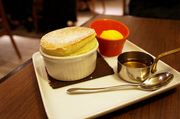 Caldo Cafe咖朵咖啡:忠孝復興♬鬧區巷弄裡法式下午茶,品嘗漫步雲端溫熱綿密舒芙蕾 Caldo Cafe咖朵咖啡