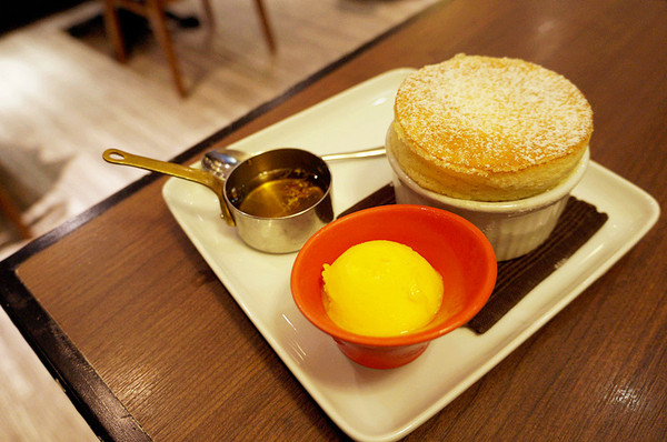 Caldo Cafe咖朵咖啡:忠孝復興♬鬧區巷弄裡法式下午茶,品嘗漫步雲端溫熱綿密舒芙蕾 Caldo Cafe咖朵咖啡