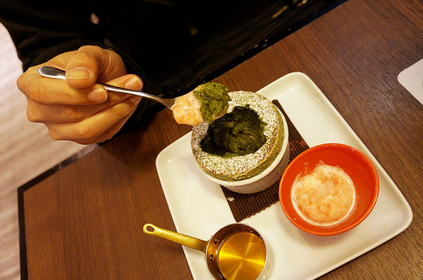 Caldo Cafe咖朵咖啡:忠孝復興♬鬧區巷弄裡法式下午茶,品嘗漫步雲端溫熱綿密舒芙蕾 Caldo Cafe咖朵咖啡