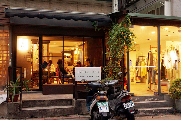 Caldo Cafe咖朵咖啡:忠孝復興♬鬧區巷弄裡法式下午茶,品嘗漫步雲端溫熱綿密舒芙蕾 Caldo Cafe咖朵咖啡