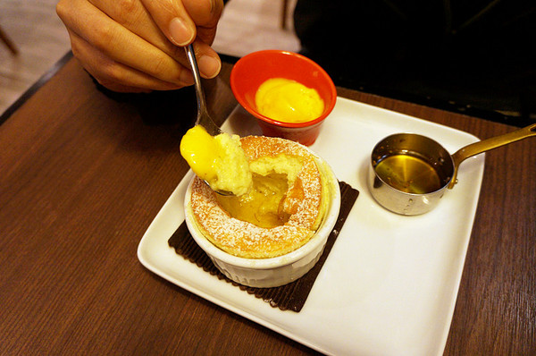 Caldo Cafe咖朵咖啡:忠孝復興♬鬧區巷弄裡法式下午茶,品嘗漫步雲端溫熱綿密舒芙蕾 Caldo Cafe咖朵咖啡