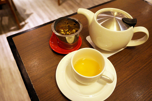 Caldo Cafe咖朵咖啡:忠孝復興♬鬧區巷弄裡法式下午茶,品嘗漫步雲端溫熱綿密舒芙蕾 Caldo Cafe咖朵咖啡