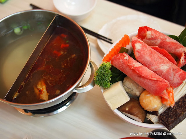 兩披索靓鍋(新竹林森店)：【食記】新竹Two Pesos兩披索靓鍋林森店@東區 : 平價百元火鍋,創意新享受