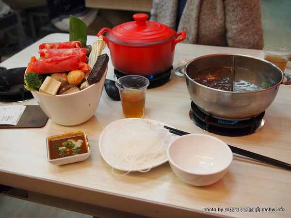 兩披索靓鍋(新竹林森店)：【食記】新竹Two Pesos兩披索靓鍋林森店@東區 : 平價百元火鍋,創意新享受