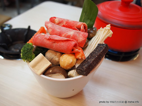 兩披索靓鍋(新竹林森店)：【食記】新竹Two Pesos兩披索靓鍋林森店@東區 : 平價百元火鍋,創意新享受