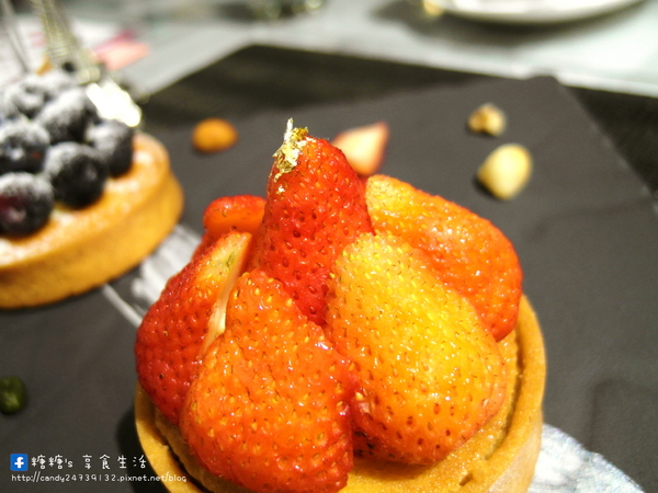 德爾芙餐廳 de reve cafe:〖台中│美食〗德爾芙餐廳 de reve cafe(民權店) ❤ 平日限定~法式甜點吃到飽!!4/30前一人只要350元,還有附薯條、沙拉及飲品~快揪姐妹們來享用貴婦等級的下午茶唷!!