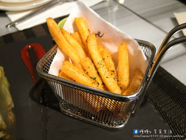 德爾芙餐廳 de reve cafe:〖台中│美食〗德爾芙餐廳 de reve cafe(民權店) ❤ 平日限定~法式甜點吃到飽!!4/30前一人只要350元,還有附薯條、沙拉及飲品~快揪姐妹們來享用貴婦等級的下午茶唷!!