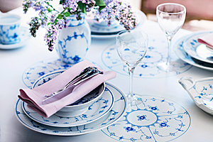 平邊唐草Blue Fluted Plain