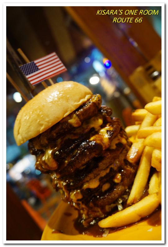 Route66 美式餐廳:東區美式.跟自己挑戰!六層高聳漢堡大胃王比賽──ROUTE 66