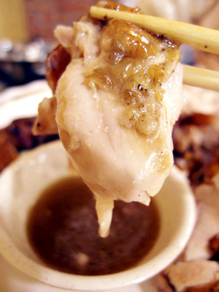 甕窯雞：【宜蘭】甕窯雞(礁溪總店)。龍眼木悶烤出美味土雞。在地古早味