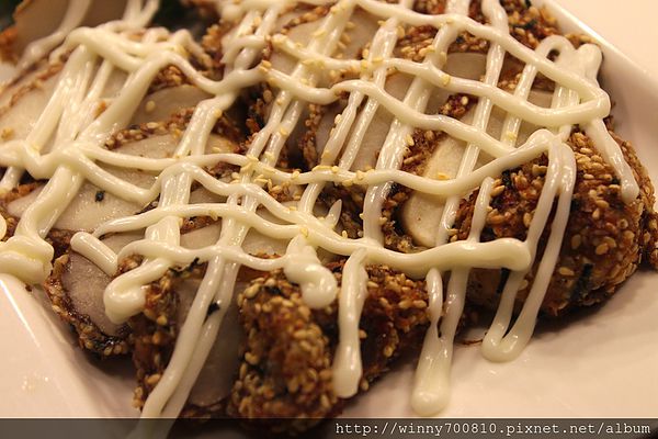 饕客Foodies：台北/內湖 內湖科學園區內，中西合併，紅磚復古混搭現代風挑高餐廳！【Foodies饕客創意台菜】捷運港墘站