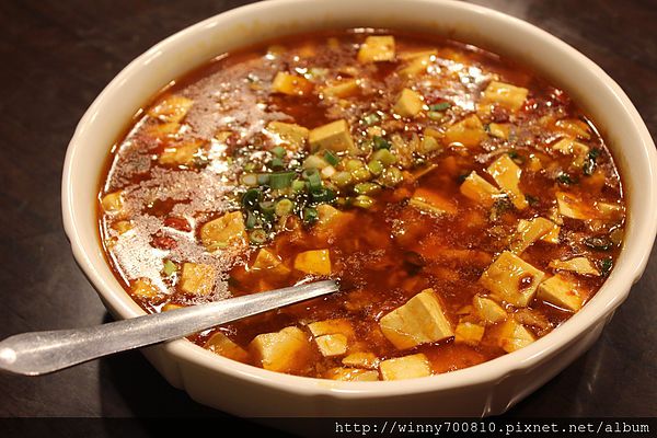 饕客Foodies：台北/內湖 內湖科學園區內，中西合併，紅磚復古混搭現代風挑高餐廳！【Foodies饕客創意台菜】捷運港墘站