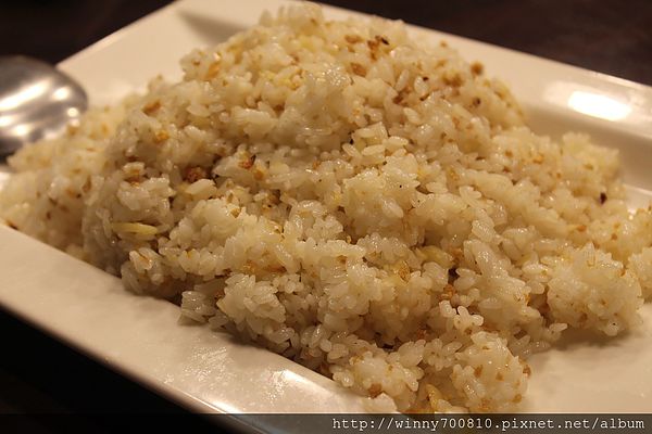 饕客Foodies：台北/內湖 內湖科學園區內，中西合併，紅磚復古混搭現代風挑高餐廳！【Foodies饕客創意台菜】捷運港墘站