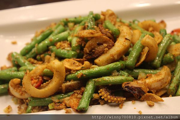 饕客Foodies：台北/內湖 內湖科學園區內，中西合併，紅磚復古混搭現代風挑高餐廳！【Foodies饕客創意台菜】捷運港墘站