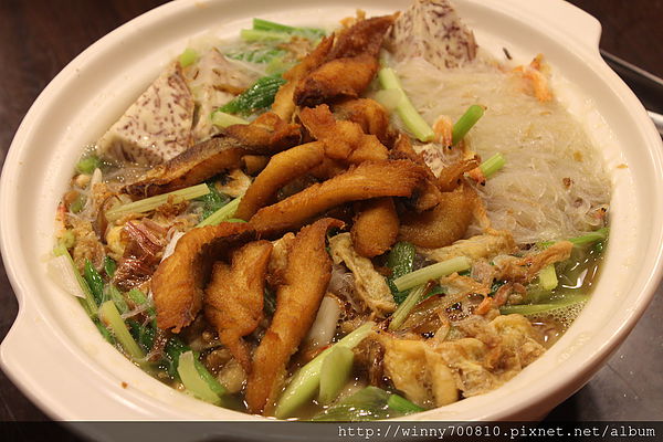 饕客Foodies：台北/內湖 內湖科學園區內，中西合併，紅磚復古混搭現代風挑高餐廳！【Foodies饕客創意台菜】捷運港墘站