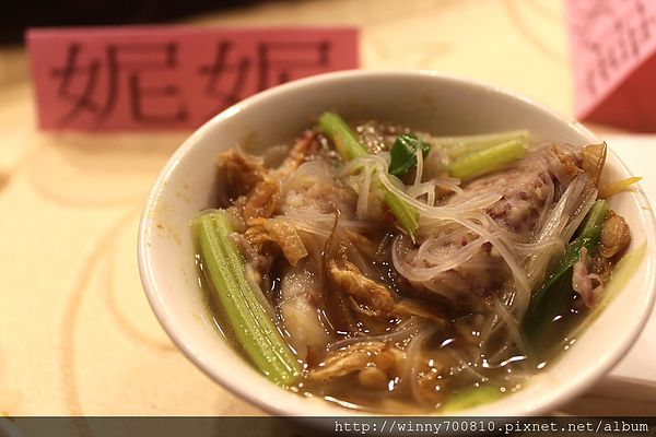 饕客Foodies：台北/內湖 內湖科學園區內，中西合併，紅磚復古混搭現代風挑高餐廳！【Foodies饕客創意台菜】捷運港墘站