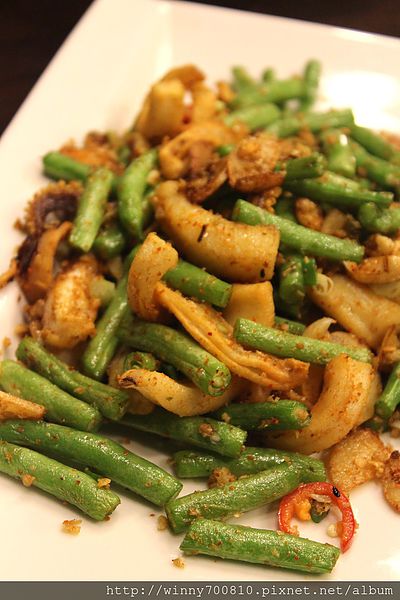 饕客Foodies：台北/內湖 內湖科學園區內，中西合併，紅磚復古混搭現代風挑高餐廳！【Foodies饕客創意台菜】捷運港墘站