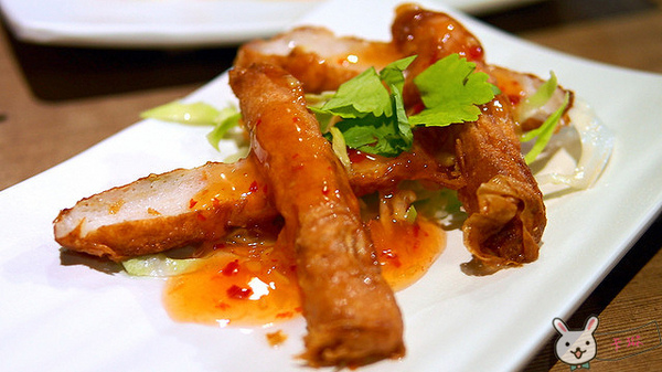 Lacuz 新泰食餐廳(台大公館店):【食記】《Lacuz 新泰食餐廳》泰式單點吃到飽