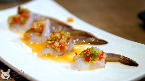 Lacuz 新泰食餐廳(台大公館店):【食記】《Lacuz 新泰食餐廳》泰式單點吃到飽