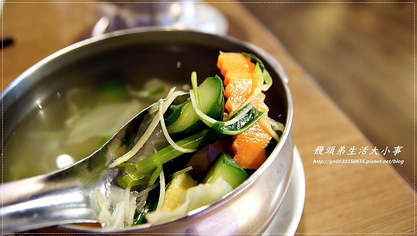 Lacuz 新泰食餐廳(台大公館店):【食記/台北市】平價泰式料理吃到飽♪♪Lacuz餐廳♪♪