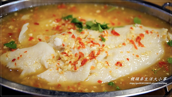 Lacuz 新泰食餐廳(台大公館店):【食記/台北市】平價泰式料理吃到飽♪♪Lacuz餐廳♪♪