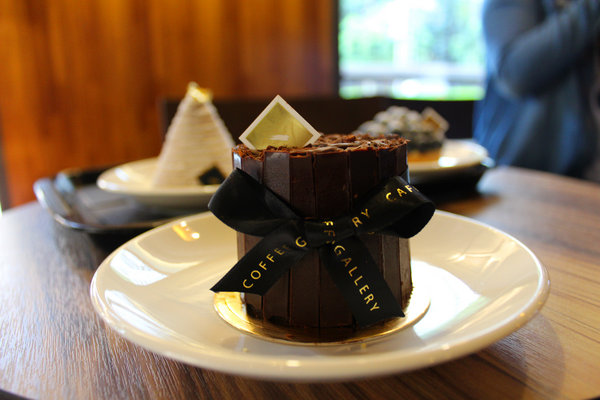 CAFFAINA COFFEE GALLERY 卡啡那：[高雄]  好吃蛋糕悠閒下午CAFFAINA COFFEE GALLERY 卡啡那