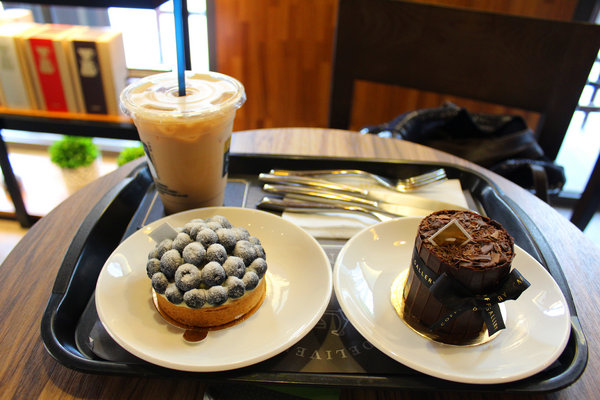 CAFFAINA COFFEE GALLERY 卡啡那：[高雄]  好吃蛋糕悠閒下午CAFFAINA COFFEE GALLERY 卡啡那