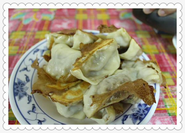 集成餐廳：到底誰才是阿兵哥的最愛呢？？？？ 金門美食大對決:集成鍋貼v.s成功鍋貼 part.1集成篇