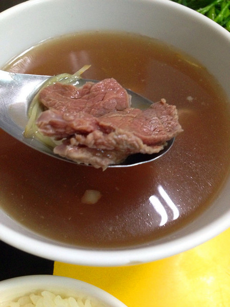 吳家牛肉湯：[台南]不用早起排隊也可以喝到美味的牛肉湯