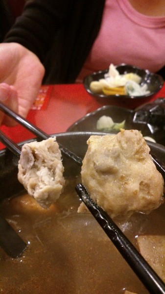 老先覺麻辣窯燒鍋(和美道周店)：新開幕，讓我等了1小時的〞老先覺〞火鍋店