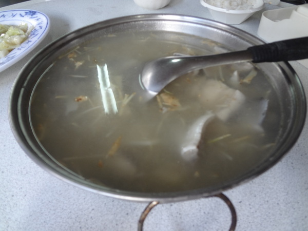 觀音山莊野菜料理：1020106[官本金文愛台灣]觀音山莊像在莊園博物館裡享受美食賞石賞魚賞花的好地方