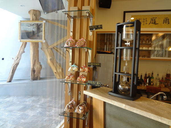 觀音山莊之松雨庭：1020106[官本金文愛台灣]觀音山莊之松雨庭超有高貴FU的庭園景觀