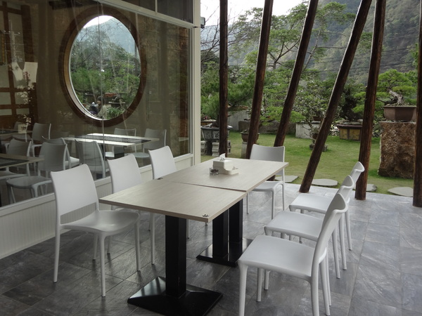 觀音山莊之松雨庭：1020106[官本金文愛台灣]觀音山莊之松雨庭超有高貴FU的庭園景觀