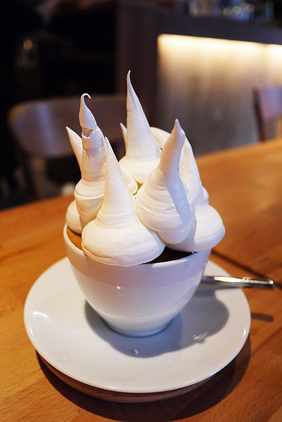 Roundabout Café：【台中。勤美商圈】Round About CAFÉ