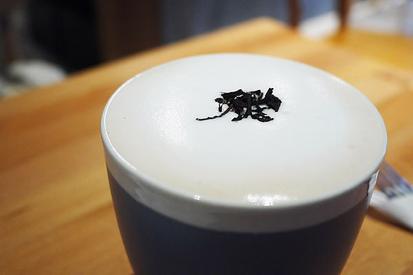 Roundabout Café：【台中。勤美商圈】Round About CAFÉ