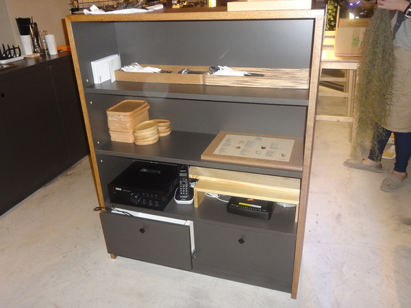 Roundabout Café：1021029[官本金文愛台灣]連超級賽亞人都愛喝超級好喝圓環咖啡Roundabout Café的招牌咖啡喝了變成超級賽亞人