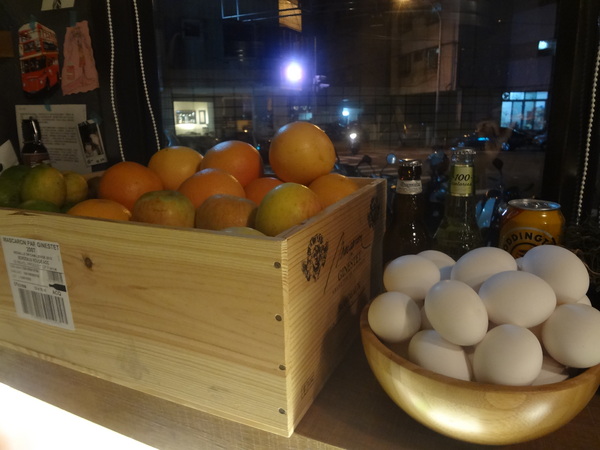 Roundabout Café：1021029[官本金文愛台灣]連超級賽亞人都愛喝超級好喝圓環咖啡Roundabout Café的招牌咖啡喝了變成超級賽亞人