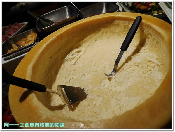 寒舍艾麗酒店 ~ La Farfalla 義式餐廳：台北 寒舍艾麗酒店 La Farfalla 義式餐廳～帝王蟹海鮮Buffet