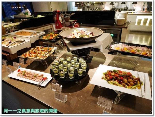 寒舍艾麗酒店 ~ La Farfalla 義式餐廳：台北 寒舍艾麗酒店 La Farfalla 義式餐廳～帝王蟹海鮮Buffet