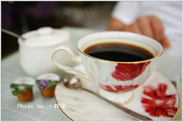 山吻泉餐廳咖啡：苗栗「山吻泉」看山看水心靈深呼吸