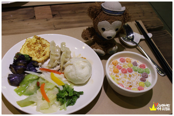 麗翔酒店(花蓮館)：花蓮市｜2013年全新落成的舒適乾淨住宿選擇*花月和室雙人房*『麗翔酒店連鎖(花蓮館)』 窩客島 下午茶 自助早餐 公正包子 鬧區 免費停車 彩虹夜市 推薦