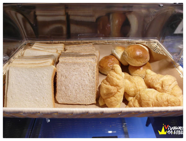 麗翔酒店(花蓮館)：花蓮市｜2013年全新落成的舒適乾淨住宿選擇*花月和室雙人房*『麗翔酒店連鎖(花蓮館)』 窩客島 下午茶 自助早餐 公正包子 鬧區 免費停車 彩虹夜市 推薦