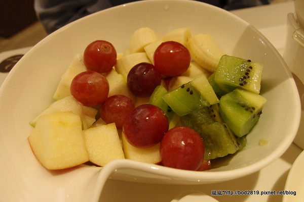 Sweet stone巧克力凍飲專門店：【台中逢甲】Sweet stone巧克力凍飲專門店－超特別的巧克力鍋，苦甜巧克力搭配新鮮水果＆餅乾！