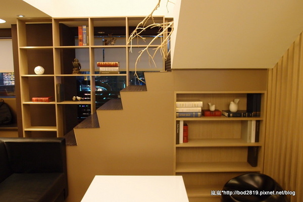 Sweet stone巧克力凍飲專門店：【台中逢甲】Sweet stone巧克力凍飲專門店－超特別的巧克力鍋，苦甜巧克力搭配新鮮水果＆餅乾！