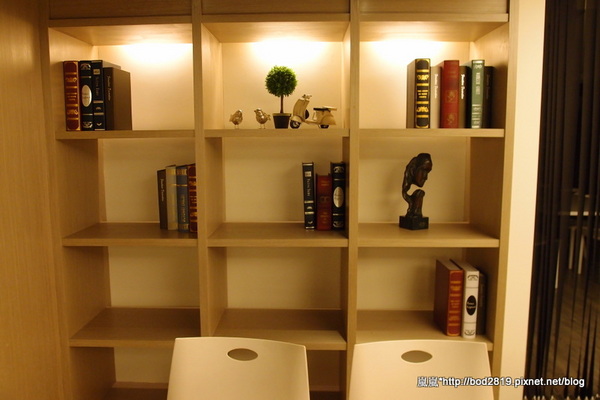 Sweet stone巧克力凍飲專門店：【台中逢甲】Sweet stone巧克力凍飲專門店－超特別的巧克力鍋，苦甜巧克力搭配新鮮水果＆餅乾！