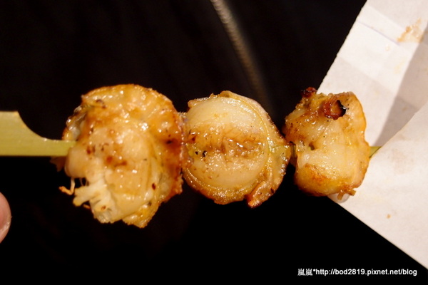 北海道黃金干貝燒：【台中逢甲】北海道黃金干貝燒－干貝很新鮮好吃，一串40不貴！